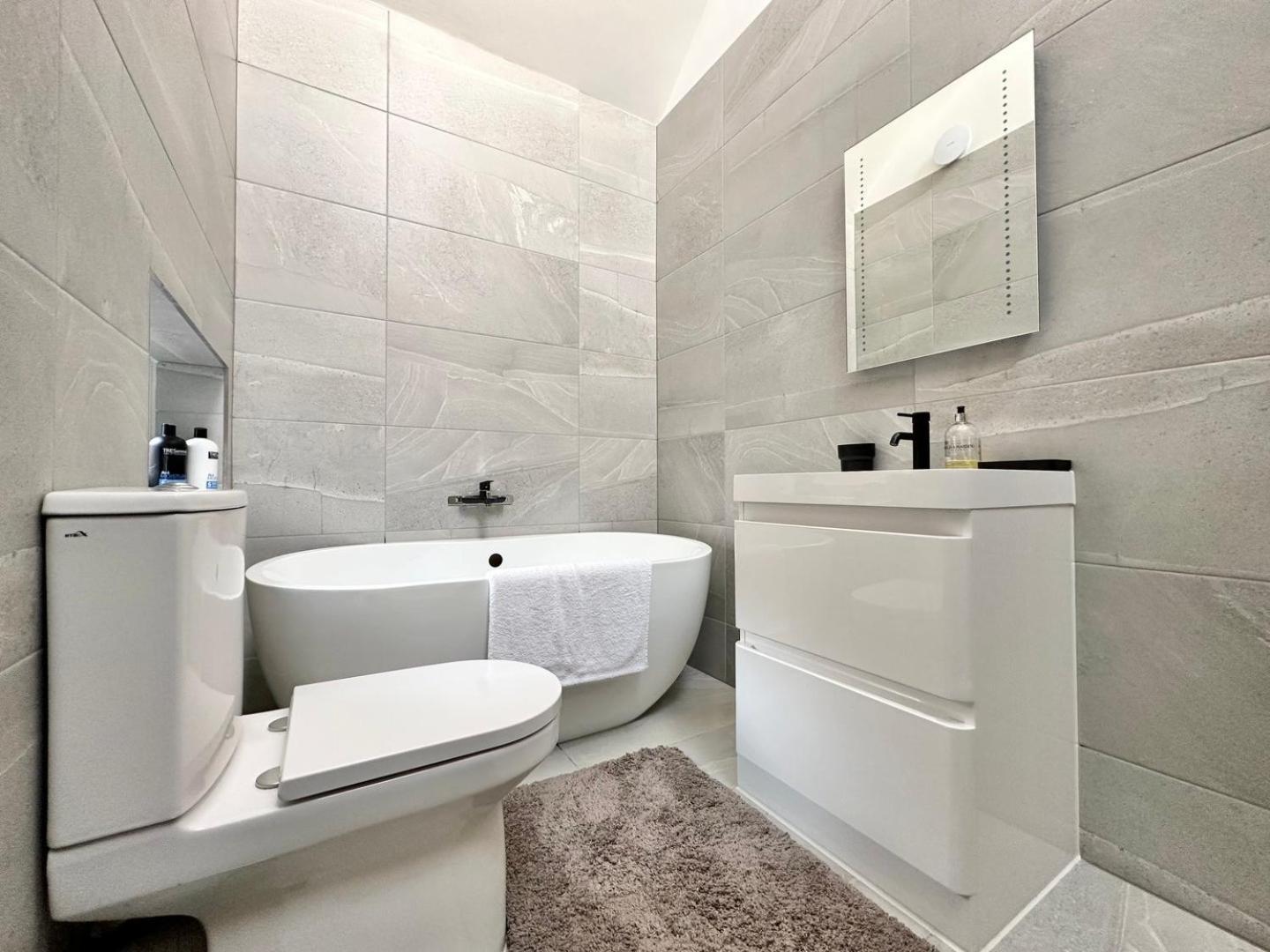 Luxury Duplex City Centre Apartment Лидс Экстерьер фото