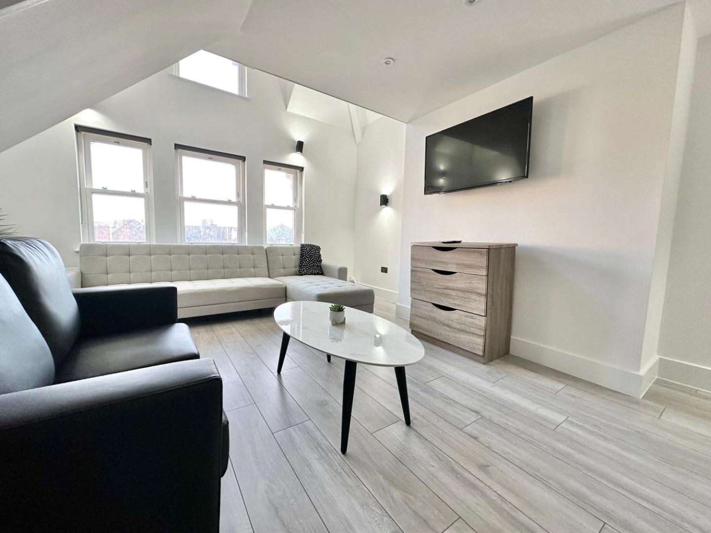 Luxury Duplex City Centre Apartment Лидс Экстерьер фото