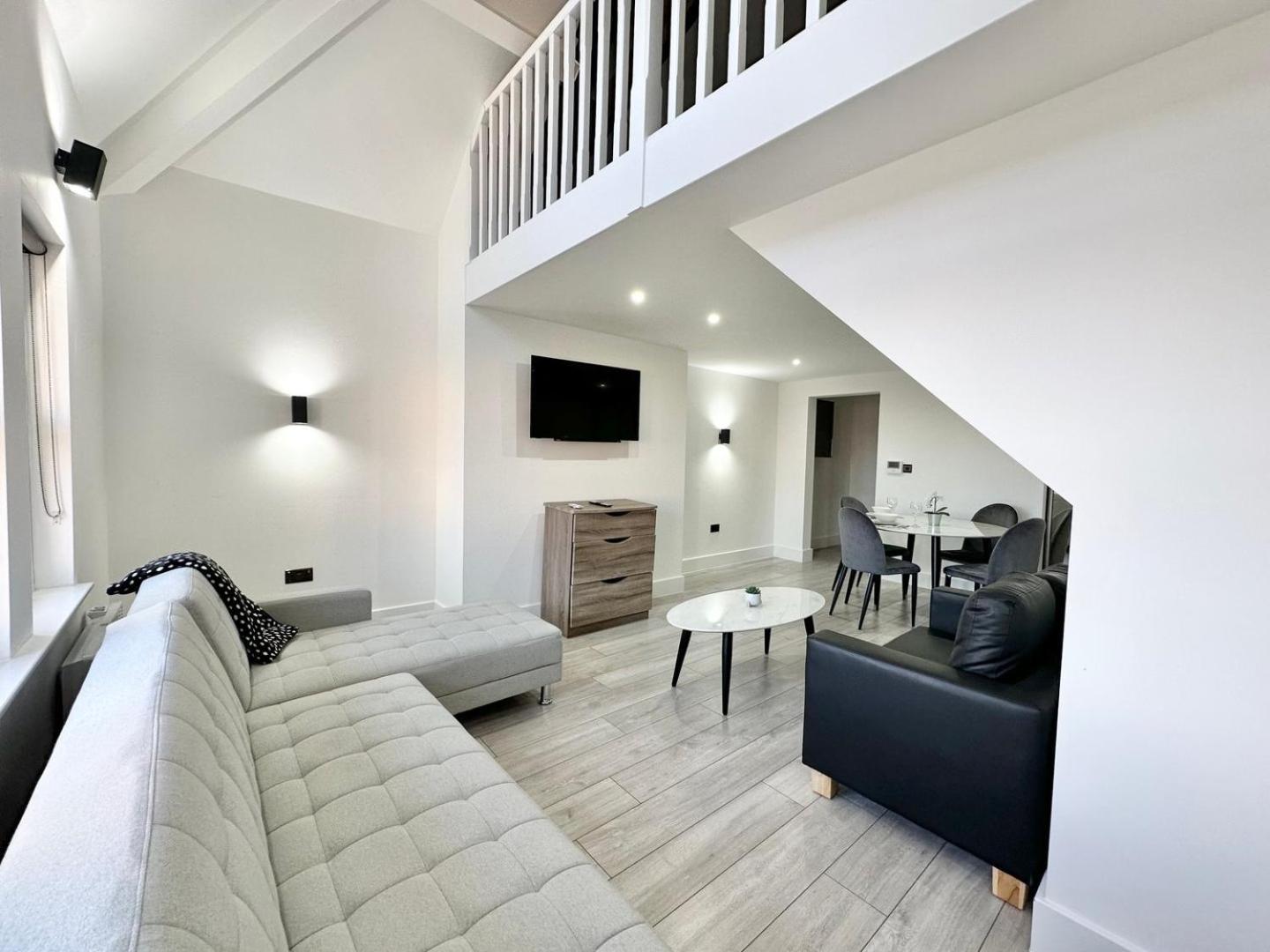 Luxury Duplex City Centre Apartment Лидс Экстерьер фото