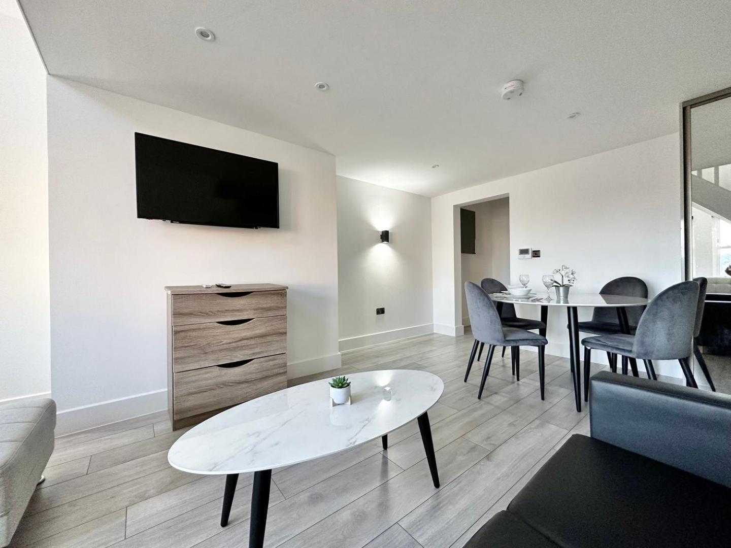 Luxury Duplex City Centre Apartment Лидс Экстерьер фото