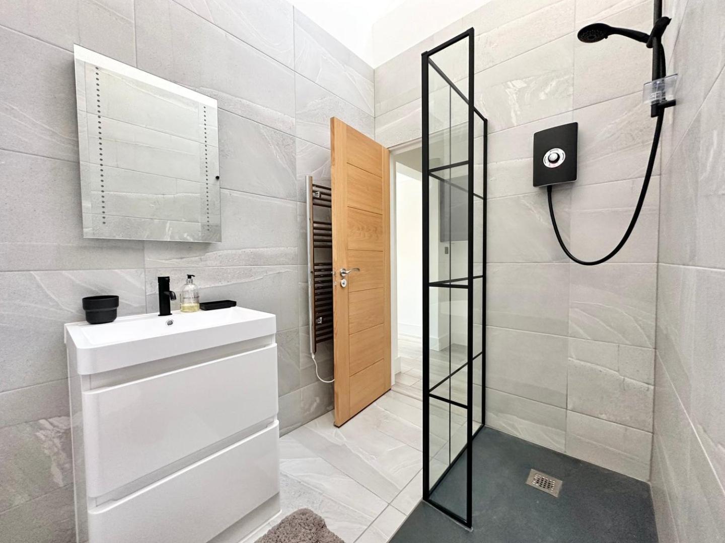 Luxury Duplex City Centre Apartment Лидс Экстерьер фото